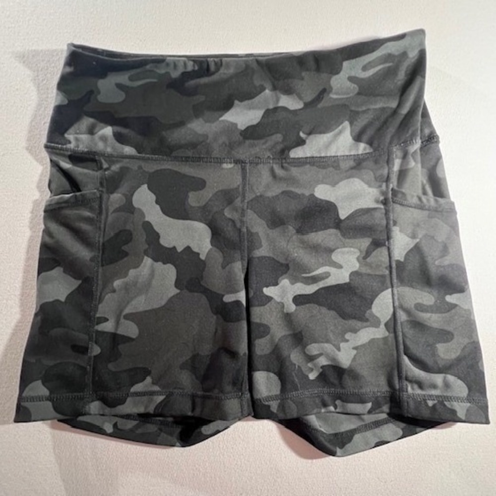 Yogalicious Lux Biker Shorts Women Large Grey Black Camo Pockets High Waist
